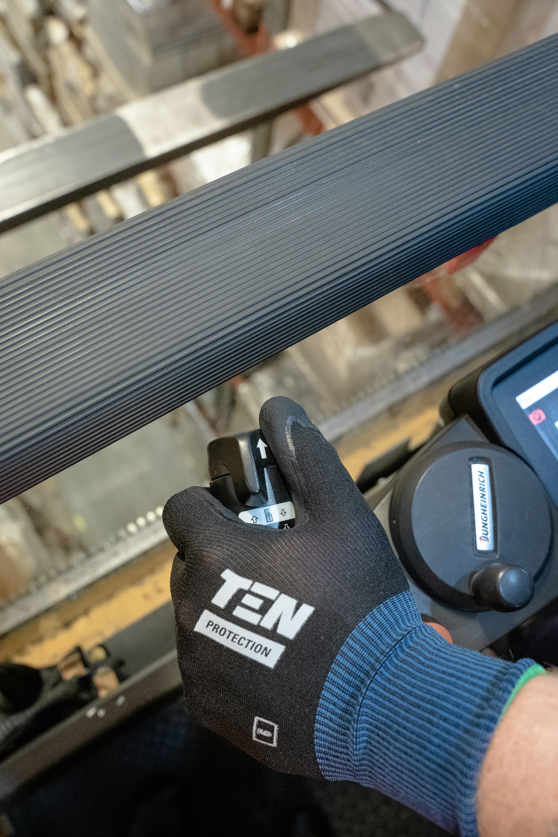 艾草田直播带货相关公开配图 1